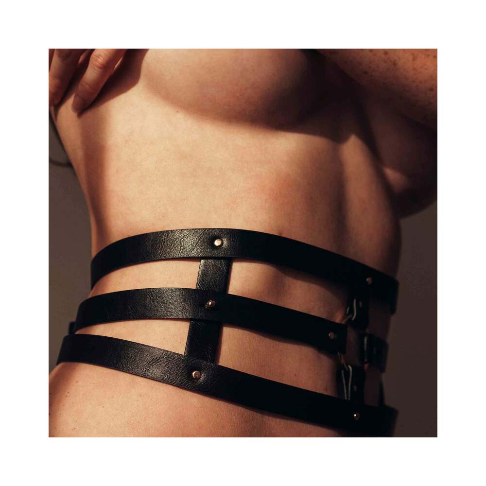 BIJOUX INDISCRETS MAZE WIDE BELT & RESTRAINTS