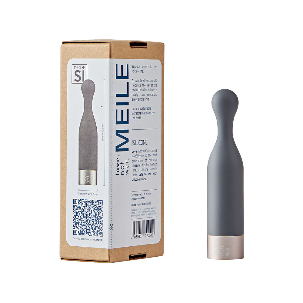 LOVE NOT WAR - MEILE HEAD GREY