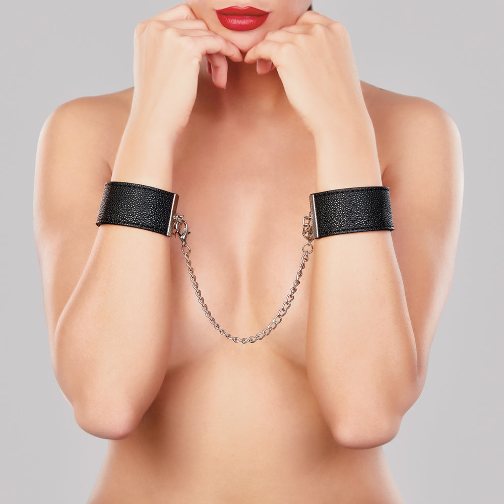 ALLURE LINGERIE - ALLURE ADORE LUST IN LOVE WRIST CUFFS WITH CONNECTOR CHAIN