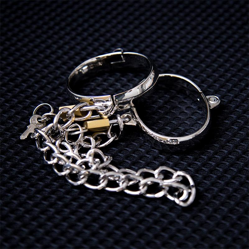 LATETOBED BDSM LINE - METAL HAND CUFF FOR WOMEN 5,5 CM