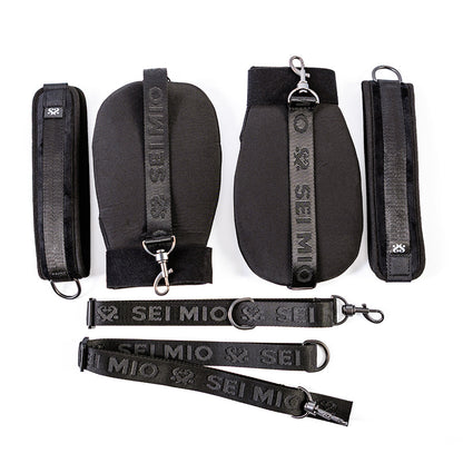 CREATIVE CONCEPTIONS - SEI MIO STRAIT TALKING MITTEN/STRAIGHT JACKET SET