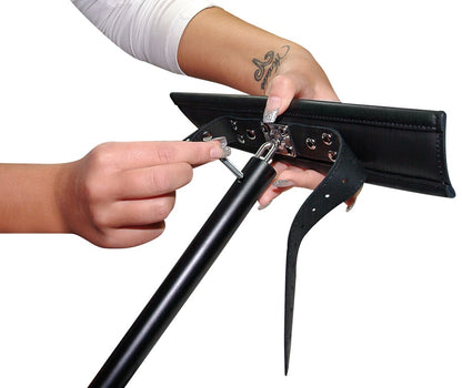 ZADO - FLOOR PILLORY