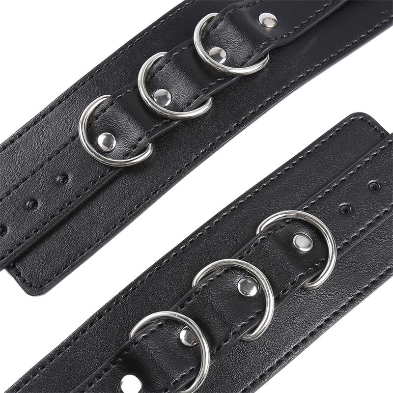 LATETOBED BDSM LINE - 3 D-RING HANDCUFFS