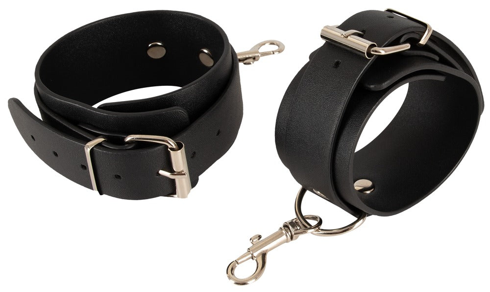 BAD KITTY - HARNESS WITH CUFFS