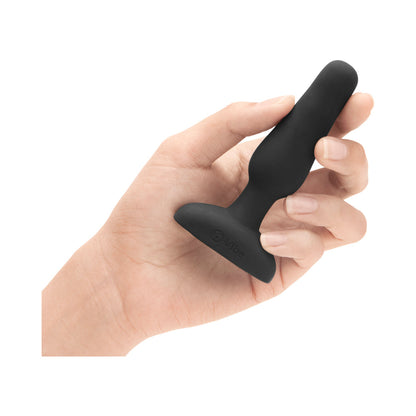 B-VIBE NOVICE RECHARGEABLE REMOTE-CONTROLLED VIBRATING SILICONE ANAL PLUG BLACK