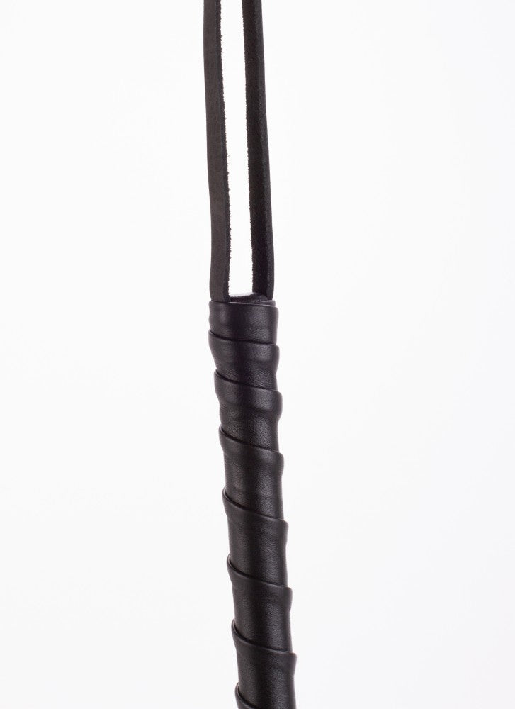 DEVIL STICKS - CALF LEATHER HANDLE SADDLE LEATHER TAILS RED