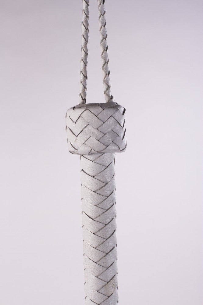 DEVIL STICKS - KID HANDLE KID LEATHER BRAIDED TAILS WHITE_B15O25_3