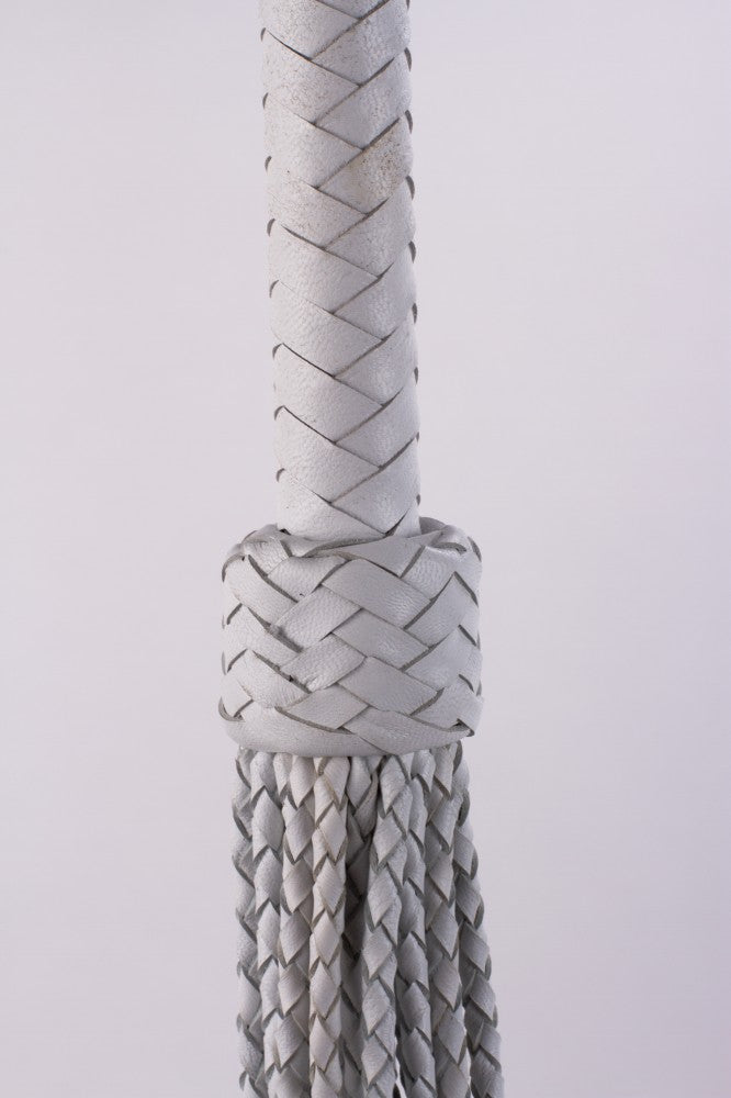 DEVIL STICKS - KID HANDLE KID LEATHER BRAIDED TAILS WHITE_B15O25_3