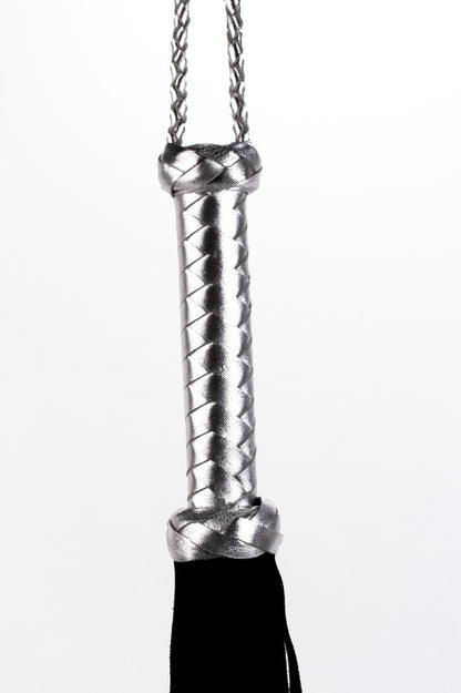DEVIL STICKS - FLOGGER WITH METALLIC LEATHER HANDLE AND SUEDE LEATHER TAILS BLACK 18"