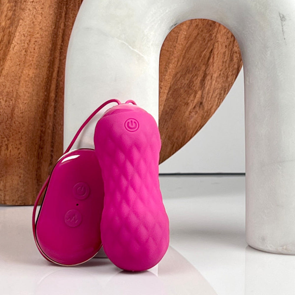 BLUSH - LUSH CARINA RECHARGEABLE REMOTE-CONTROLLED SILICONE EGG VIBRATOR VELVET