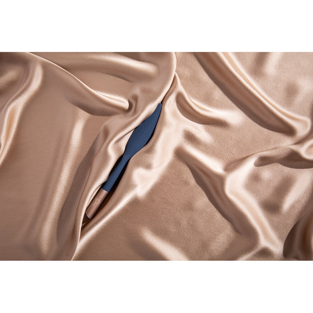 DEIA THE FEATHER VIBRATING TICKLER SILICONE BLUE