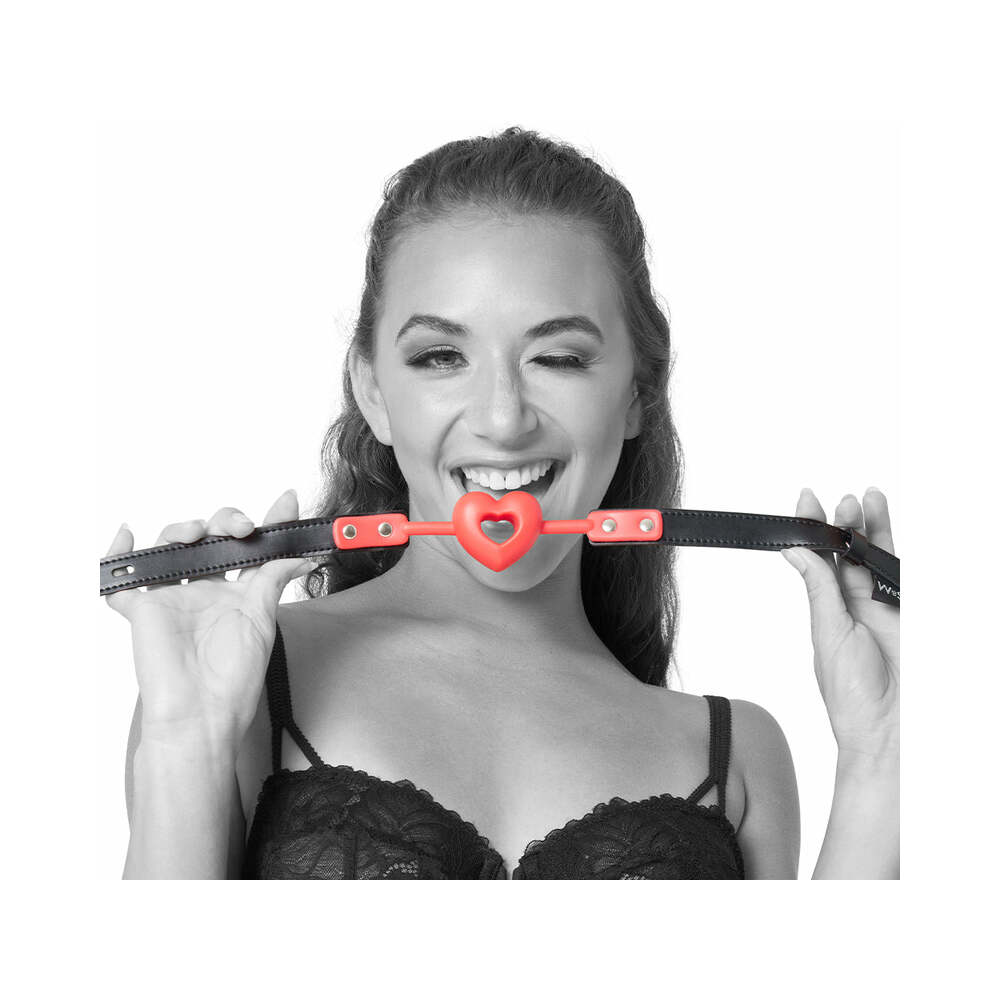 SPORTSHEETS - SEX & MISCHIEF AMOR BREATHABLE HEART-SHAPED SILICONE BALL GAG RED