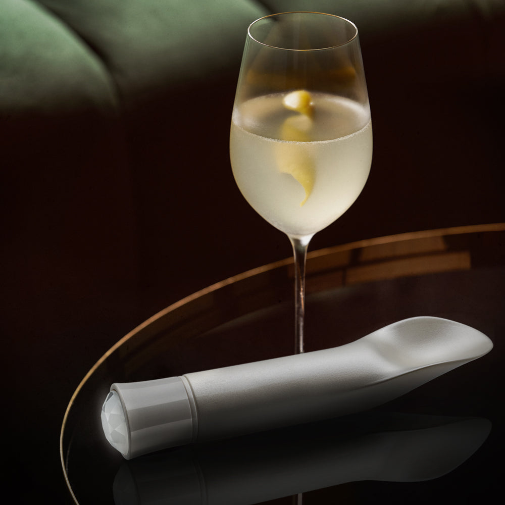 BLUSH - OH MY GEM BOLD RECHARGEABLE WARMING SILICONE SCOOPED TONGUE VIBRATOR DIAMOND