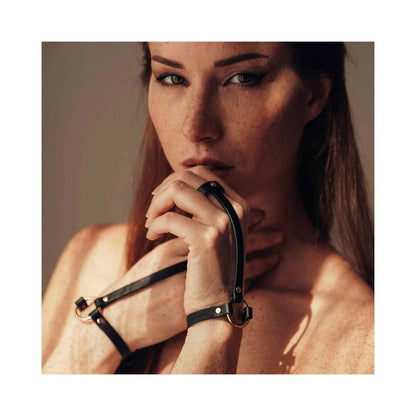 BIJOUX - INDISCRETS MAZE BRACELET / HAND HARNESS BLACK