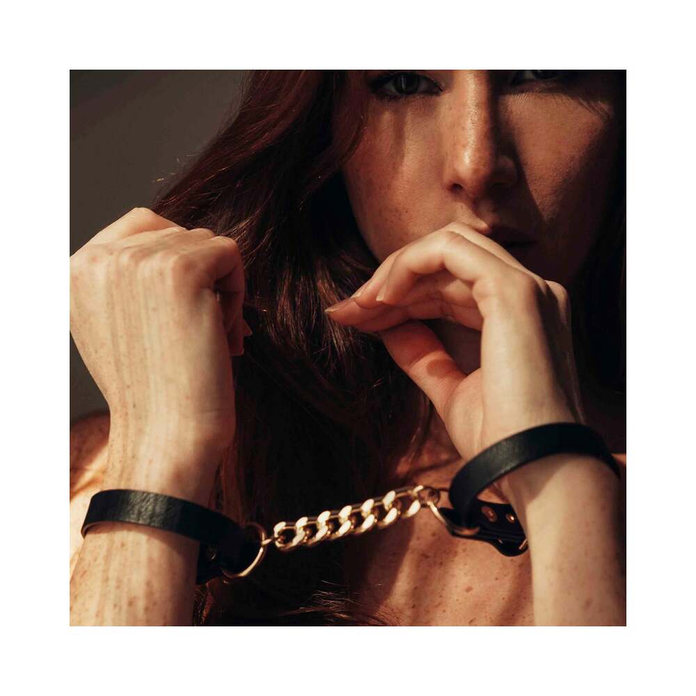 BIJOUX INDISCRETS MAZE THIN HANDCUFFS