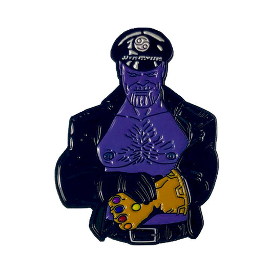 GEEKY & KINKY - PIN DE ESMALTE PAPI CUERO TITÁN LOCO