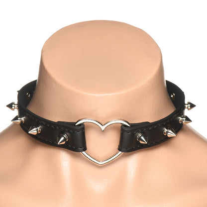 MASTER SERIES SPIKED HEART CHOKER BLACK