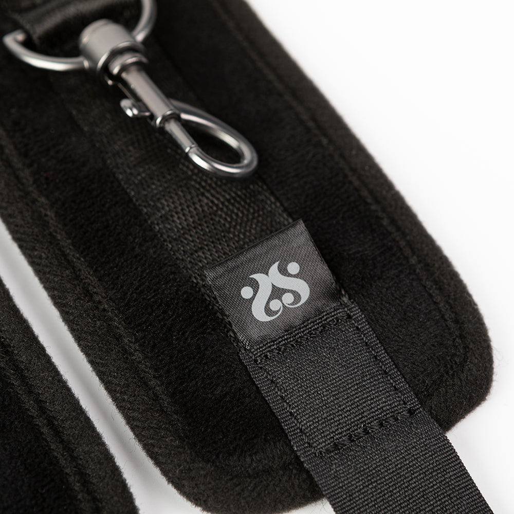 SEI MIO SENSUALLY SECURED VELVET HANDCUFFS