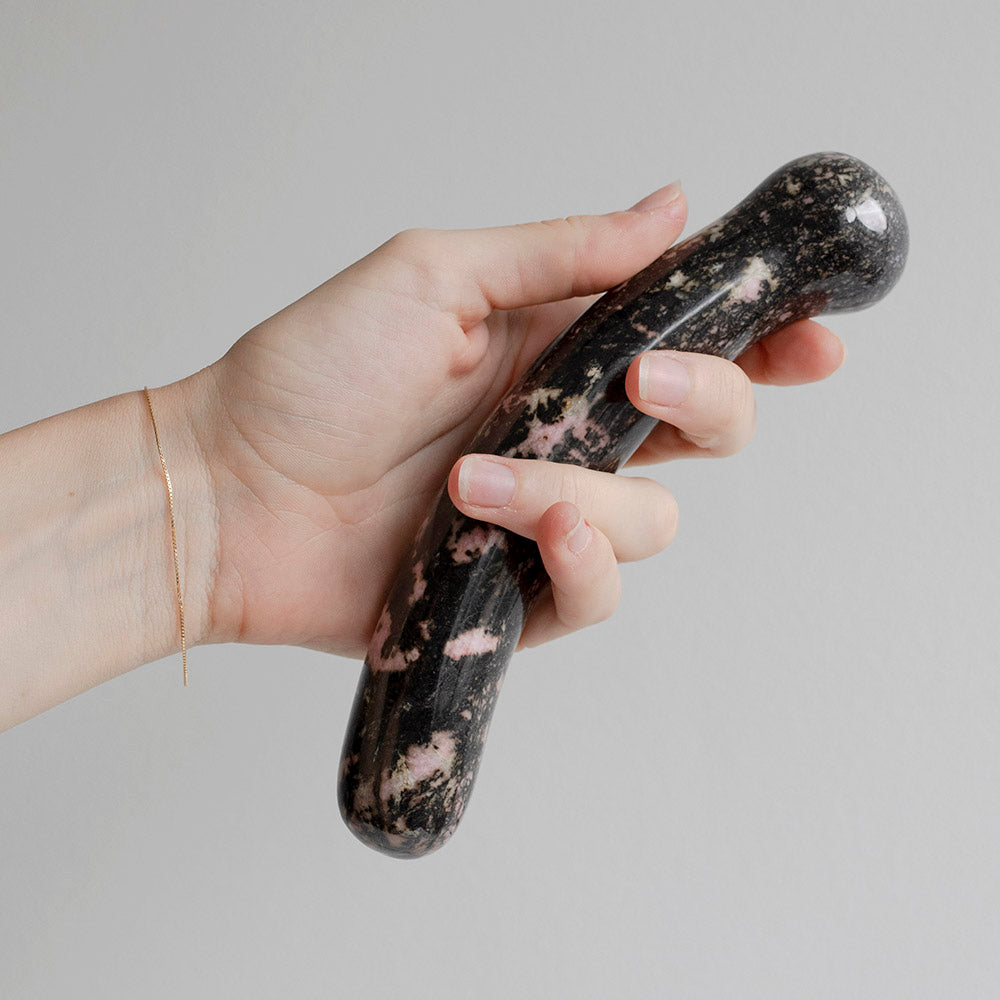 CHAKRUBS - ANAHATA CURVE RHODONITE WAND