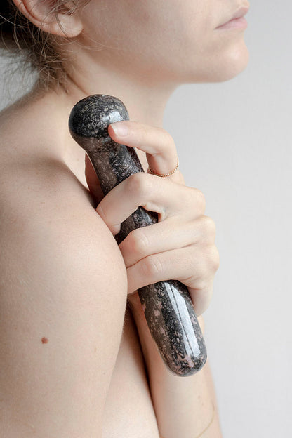 CHAKRUBS - ANAHATA CURVE RHODONITE WAND