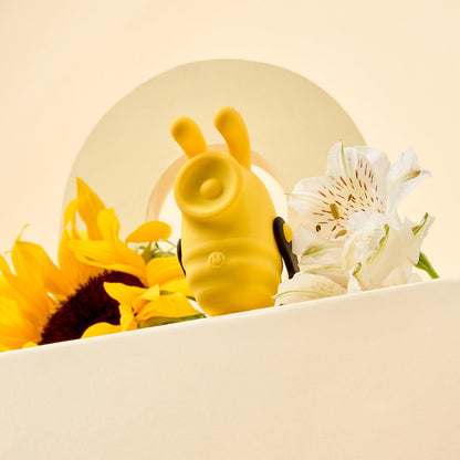 CAMTOYZ - CLITORAL THUMPER BUMBLE BEE
