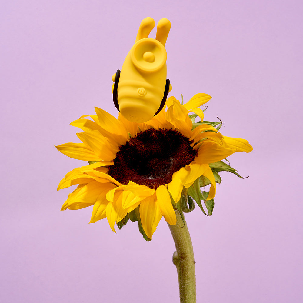 CAMTOYZ - CLITORAL THUMPER BUMBLE BEE