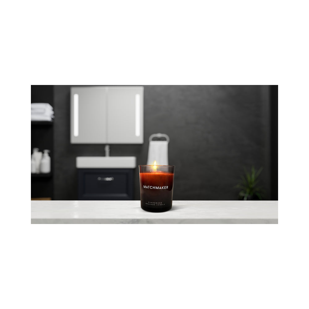 EYE OF LOVE - MATCHMAKER BLACK DIAMOND ATTRACT HER MASSAGE CANDLE