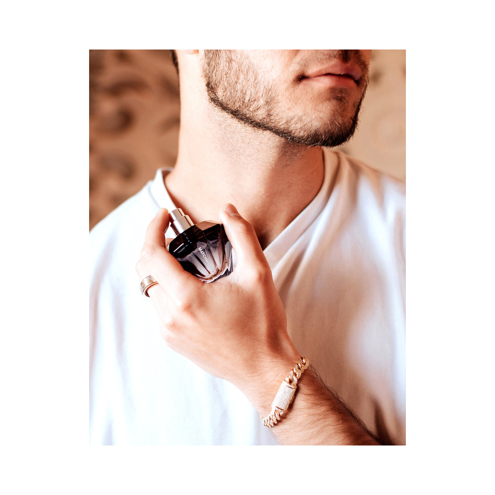 EYE OF LOVE - PERFUME CON FEROMONAS PARA ATRAER HOMBRES BLACK DIAMOND LGBTQ 1 OZ.