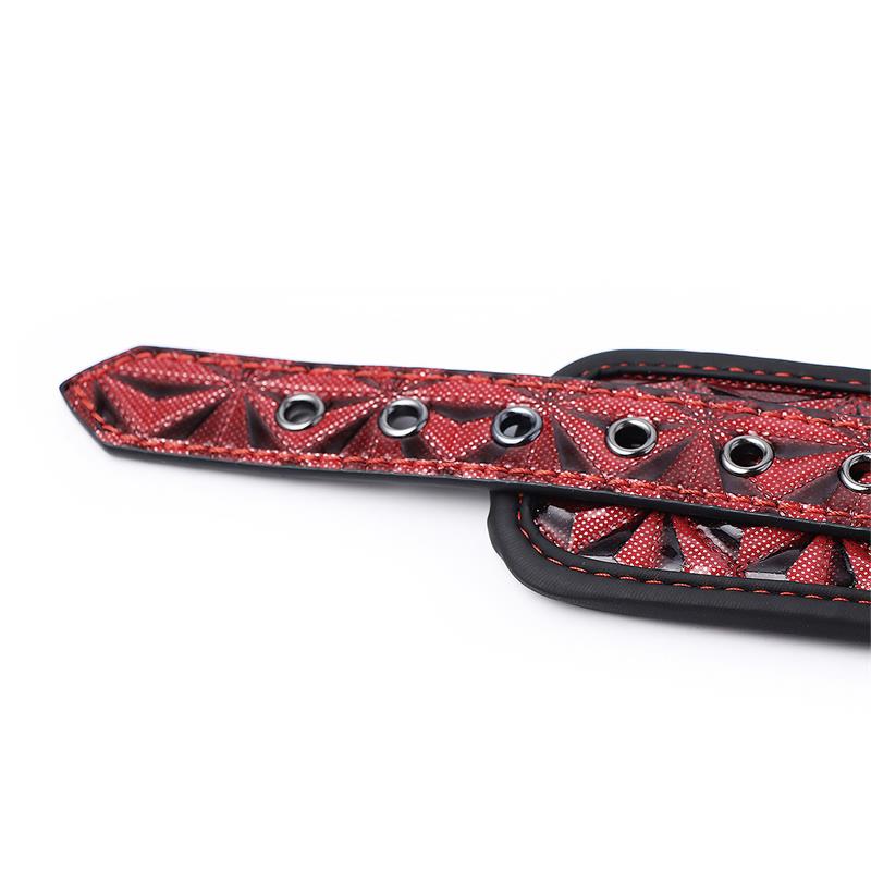 DIAMOND LINE - ADJUSTABLE PADDED HANDCUFFS DIAMOND VEGAN LEATHER