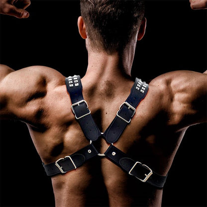 GAMME BDSM INTOYOU - HARNAIS DE TORSE ADONIS POUR HOMME EN CUIR VÉGAN