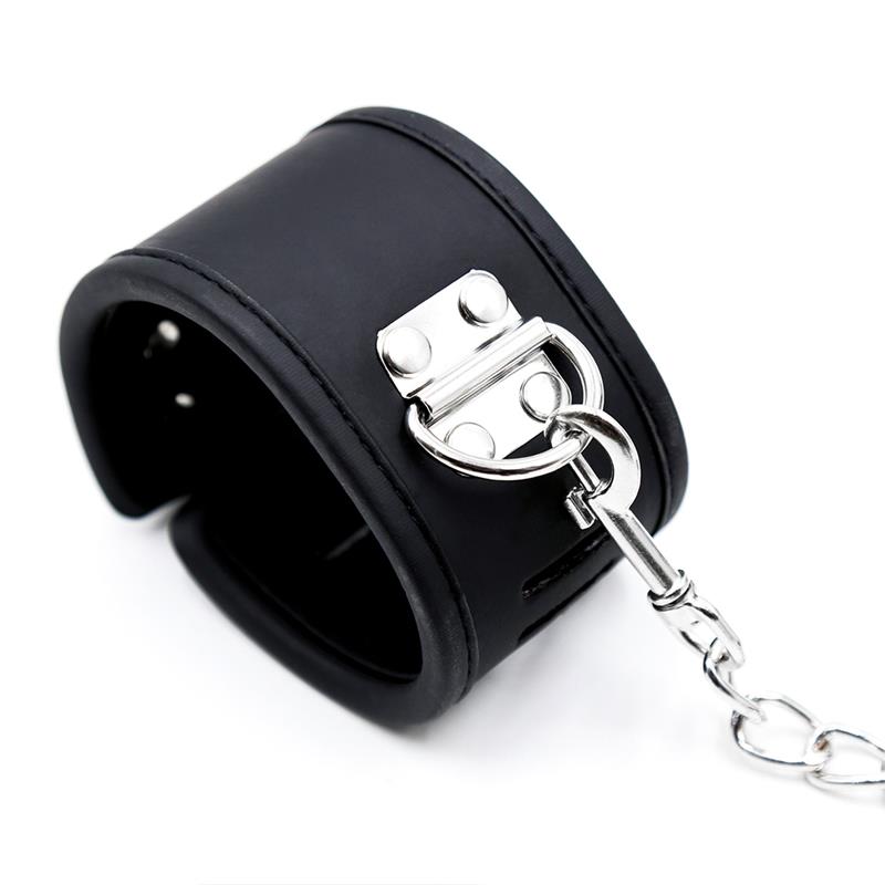 INTOYOU BLACK SHADOW - COLLAR WITH HANDCUFFS SET VEGAN LEATHER