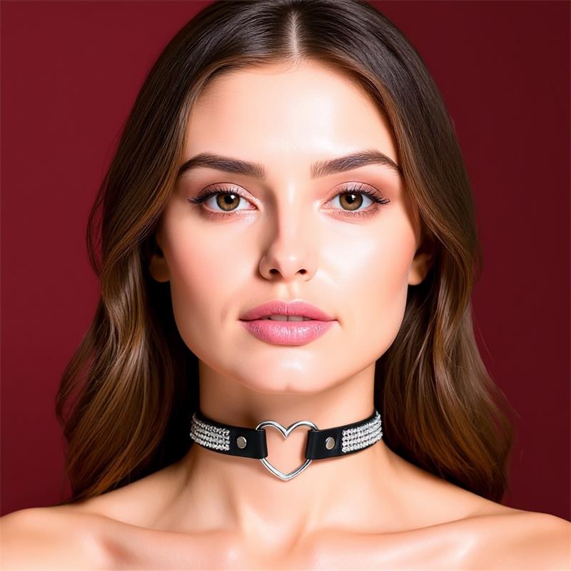 CINDERELLA - COLLAR WITH HEART AND RHINESTONES CHOKER STYLE VEGAN LEATHER ONE SIZE