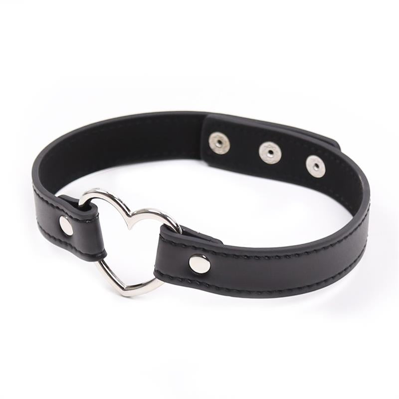 LATETOBED BDSM LINE - COLLAR WITH HEART SHAPED HOOP ADJUSTABLE 41,5 CM BLACK