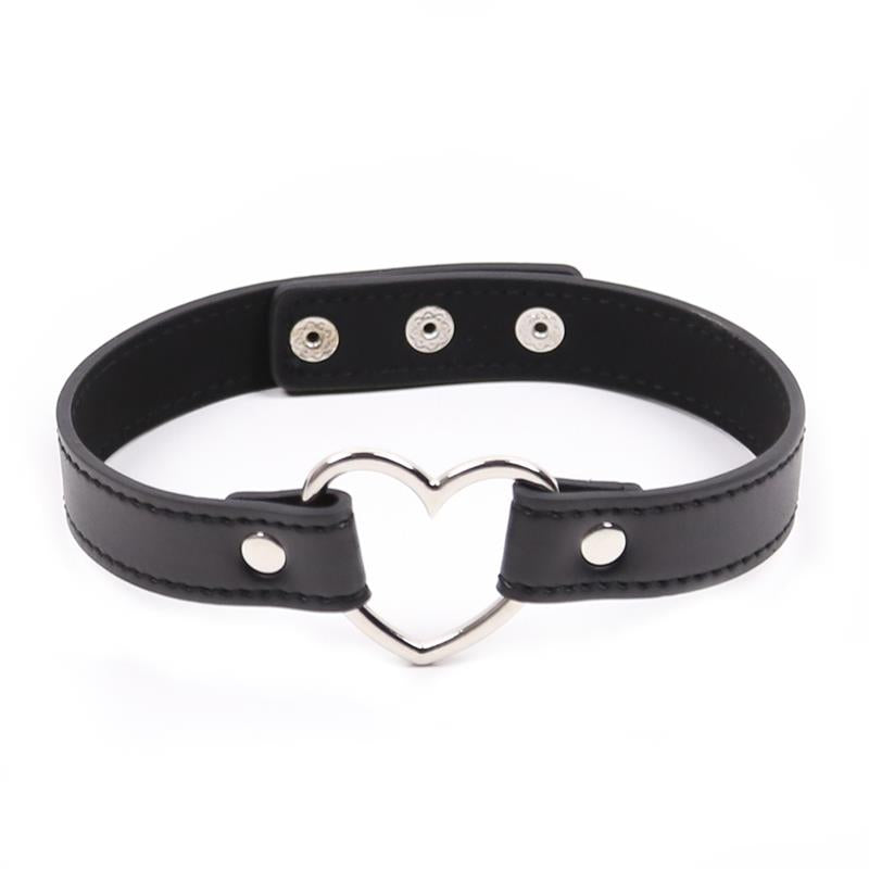 LATETOBED BDSM LINE - COLLAR WITH HEART SHAPED HOOP ADJUSTABLE 41,5 CM BLACK