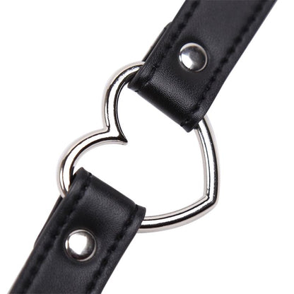 LATETOBED BDSM LINE - COLLAR WITH HEART SHAPED HOOP ADJUSTABLE 41,5 CM BLACK