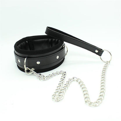 LATETOBED BDSM LINE - COLLAR WITH METAL LEASH AND PEDDED INTERIOR BLACK