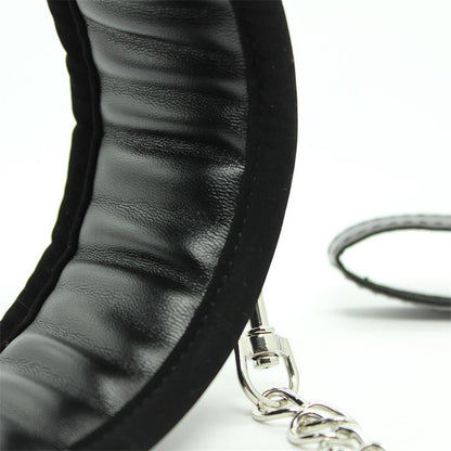 LATETOBED BDSM LINE - COLLAR WITH METAL LEASH AND PEDDED INTERIOR BLACK