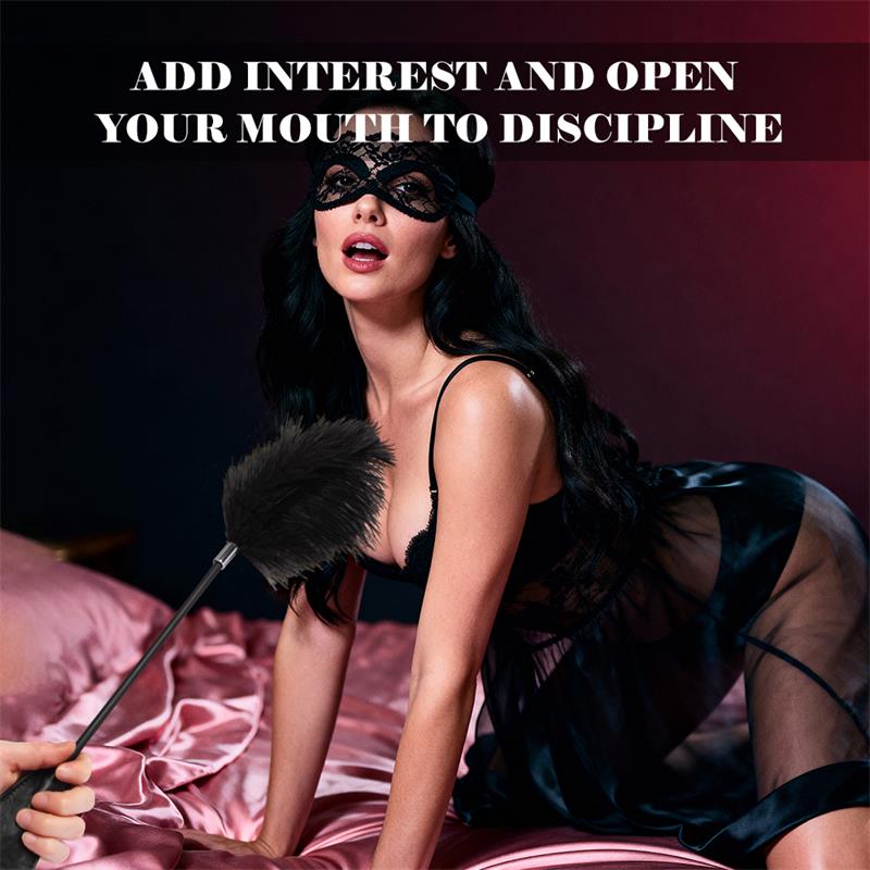 CHISA - CROP WITH BIG FEATHERS BLACK
