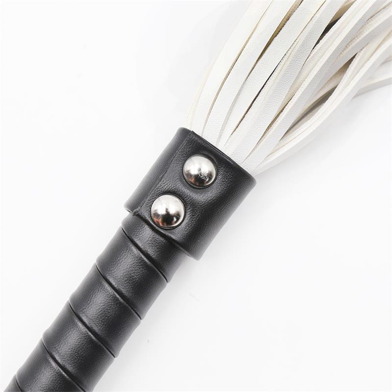 LATETOBED BDSM LINE - DOUBLE RIVET FLOGGER 44 CM