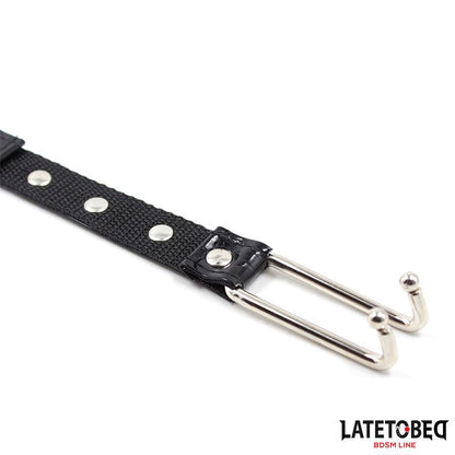 LATETOBED BDSM LINE - NOSE HOOK WITH COLLAR
