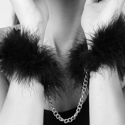 BIJOUX INDISCRETS - ZA ZA ZU FEATHER HANDCUFFS