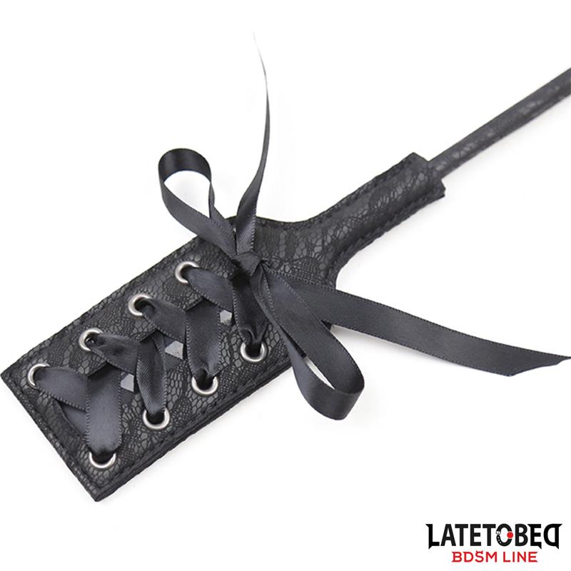 LATETOBED BDSM LINE - MULTI FEATHERS TICKLER AND LACE RIBBON PADDLE COMB