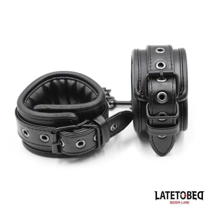 LATETOBED BDSM LINE - PADDED  HANDCUFFS ADJUSTABLE