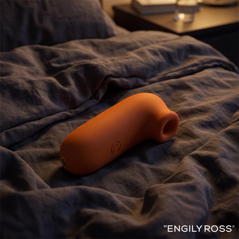 ENGILY ROSS - PIPO CLITORAL SUCKER MAGNETIC USB