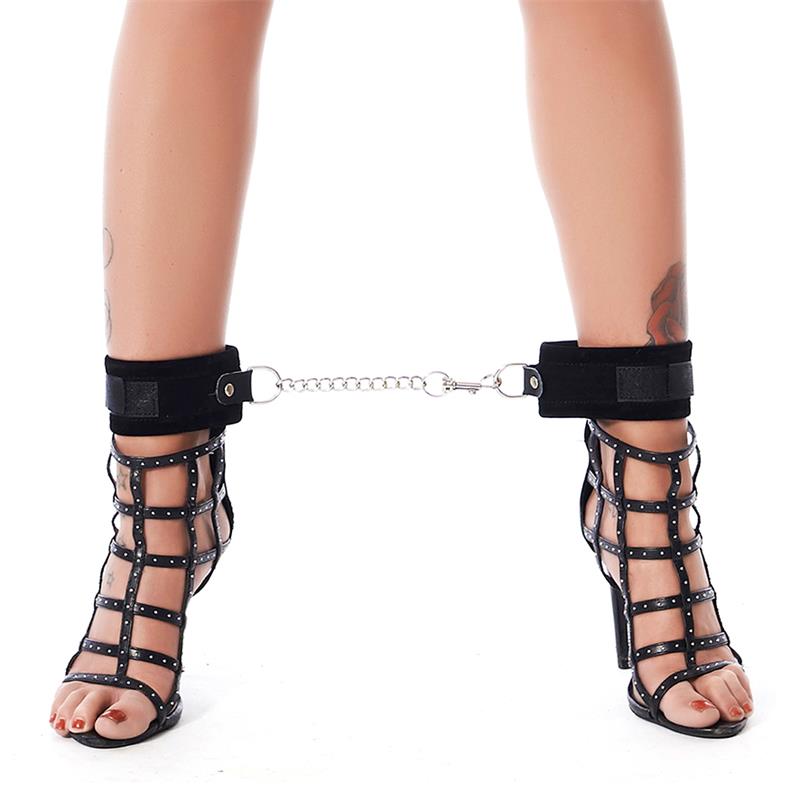 BONDAGE PLAY - COMPLETE RESTRAINT SET BLACK