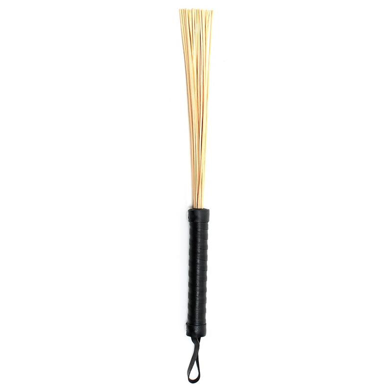 BONDAGE PLAY - ROTAN FLOGGER