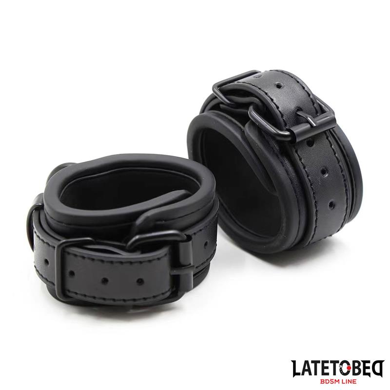 LATETOBED BDSM LINE - SPONGE LINED HANDCUFFS