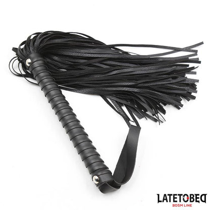 LATETOBED BDSM LINE - TEXTURED HANDLE FLOGGER BLACK 48.5CM