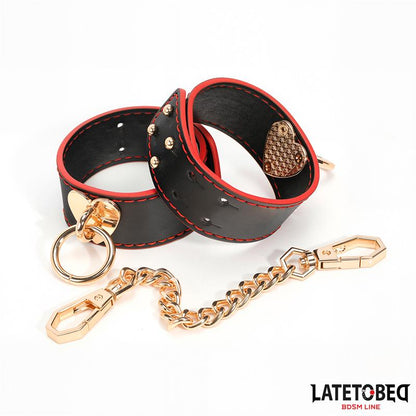 LATETOBED BDSM LINE - WRIST CUFF WITH GOLDEN CHAIN